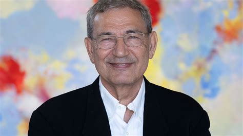  Le Prix Nobel de Littérature 2016 : Une Couronne d’Étoiles pour Orhan Pamuk